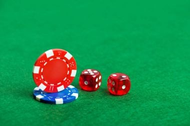 AduQ table interface showing hand rankings and payout table